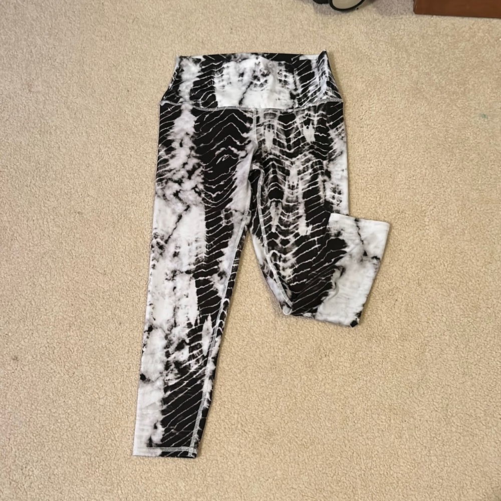 Black and White Tie Dye Leggings